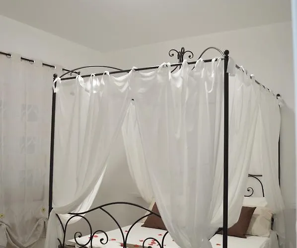 Au Giardin Pensión 4*